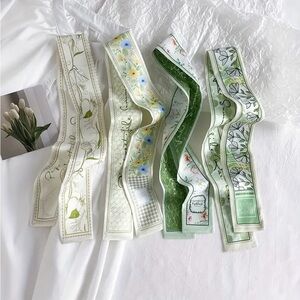 Set of‎ 4 Satin Style Green Selection Elegant Floral Polyester Twillies